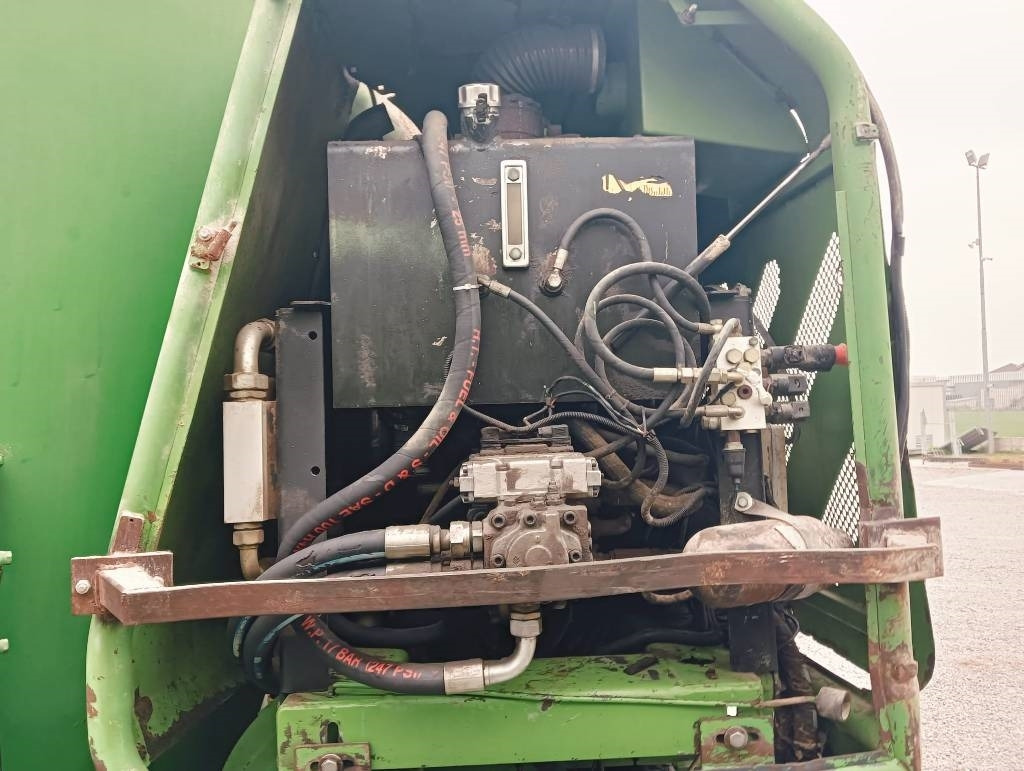 Faresin LEADER 2600 - Pašarų maišytuvas: foto 4 Faresin LEADER 2600 - Pašarų maišytuvas: foto 4