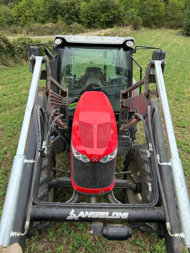 Massey Ferguson 5710 - Traktorius: foto 4 Massey Ferguson 5710 - Traktorius: foto 4