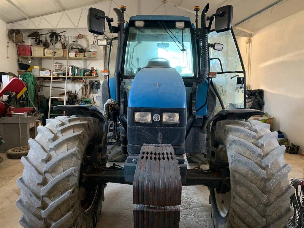 New Holland TS 115 - Traktorius: foto 1 New Holland TS 115 - Traktorius: foto 1