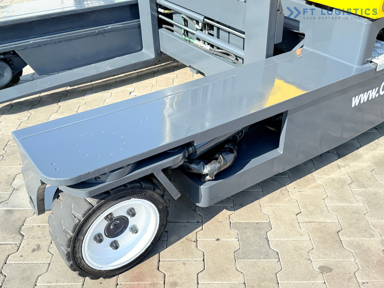 COMBILIFT C3000 / GAS / TRIPLEX - 4900MM / ONLY 1537 HOURS / FORK POSITIONER / CABIN / LIKE NEW - Šakinis krautuvas su privažiavimu iš keturių pusių: foto 4 COMBILIFT C3000 / GAS / TRIPLEX - 4900MM / ONLY 1537 HOURS / FORK POSITIONER / CABIN / LIKE NEW - Šakinis krautuvas su privažiavimu iš keturių pusių: foto 4