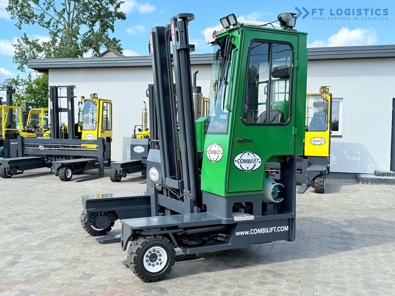 COMBILIFT C3500 / DUPLEX 4100MM / GAS / EXTENDABLE FORKS / CABIN / HEATING + AIR CONDITIONING / LIKE NEW - Šakinis krautuvas su privažiavimu iš keturių pusių: foto 3 COMBILIFT C3500 / DUPLEX 4100MM / GAS / EXTENDABLE FORKS / CABIN / HEATING + AIR CONDITIONING / LIKE NEW - Šakinis krautuvas su privažiavimu iš keturių pusių: foto 3