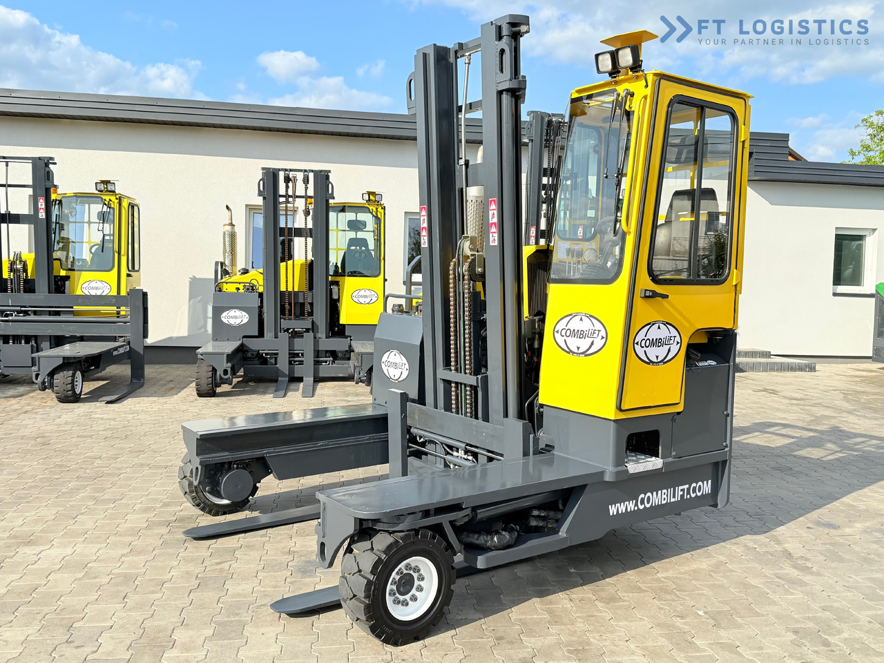 COMBILIFT C4000 / DIESEL / DUPLEX - 4100MM / FORK POSITIONER / ONLY 2951 MTH / LIKE NEW - Šakinis krautuvas su privažiavimu iš keturių pusių: foto 1 COMBILIFT C4000 / DIESEL / DUPLEX - 4100MM / FORK POSITIONER / ONLY 2951 MTH / LIKE NEW - Šakinis krautuvas su privažiavimu iš keturių pusių: foto 1