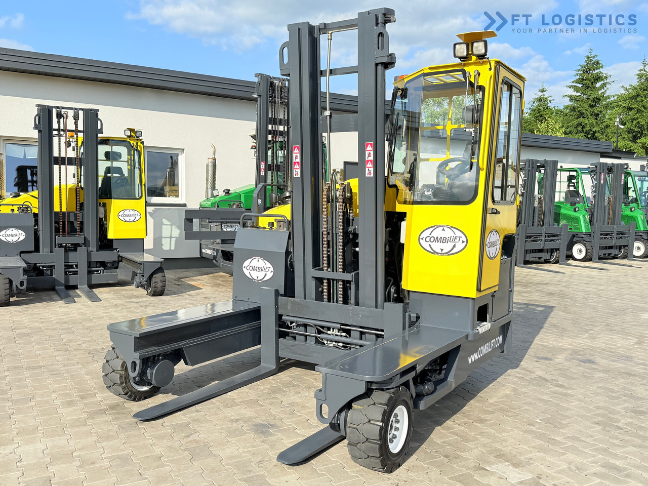 COMBILIFT C4000 / DIESEL / DUPLEX - 4100MM / FORK POSITIONER / ONLY 2951 MTH / LIKE NEW - Šakinis krautuvas su privažiavimu iš keturių pusių: foto 2 COMBILIFT C4000 / DIESEL / DUPLEX - 4100MM / FORK POSITIONER / ONLY 2951 MTH / LIKE NEW - Šakinis krautuvas su privažiavimu iš keturių pusių: foto 2