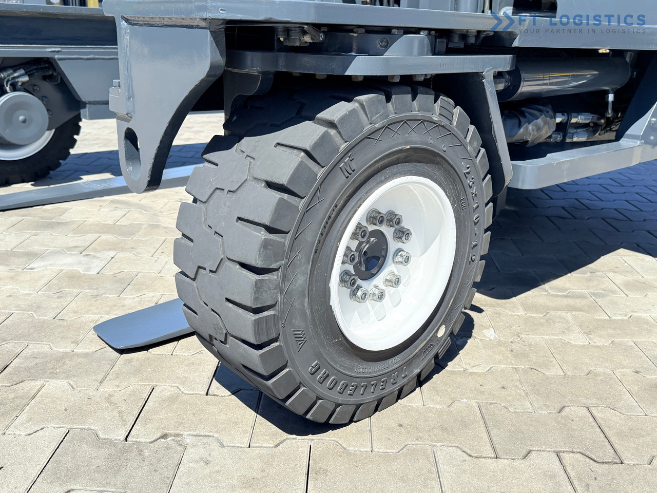 COMBILIFT C5000XL / DIESEL / DUPLEX - 5500MM / FULL CABIN / NEW TYRES / HEATING - Šakinis krautuvas su privažiavimu iš keturių pusių: foto 3 COMBILIFT C5000XL / DIESEL / DUPLEX - 5500MM / FULL CABIN / NEW TYRES / HEATING - Šakinis krautuvas su privažiavimu iš keturių pusių: foto 3