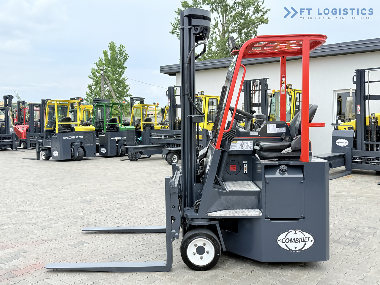 COMBILIFT Combilift C3000CB – TRIPLEX 6000mm – Year 2016 / Only 2,161 hours / Free Lift / Fork Positioner / Diesel - Šakinis krautuvas su privažiavimu iš keturių pusių: foto 2 COMBILIFT Combilift C3000CB – TRIPLEX 6000mm – Year 2016 / Only 2,161 hours / Free Lift / Fork Positioner / Diesel - Šakinis krautuvas su privažiavimu iš keturių pusių: foto 2