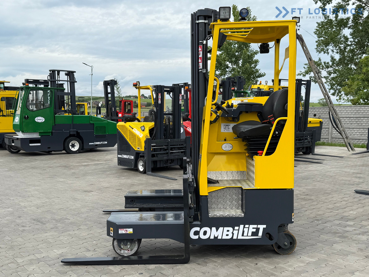 COMBILIFT MR / ELECTRIC / TRIPLEX – 6000MM / FULL FREE LIFT / WIDE POSITIONER / FORK SIDESHIFT / ONLY 1400 HOURS / LIKE NEW - Šakinis krautuvas su privažiavimu iš keturių pusių: foto 2 COMBILIFT MR / ELECTRIC / TRIPLEX – 6000MM / FULL FREE LIFT / WIDE POSITIONER / FORK SIDESHIFT / ONLY 1400 HOURS / LIKE NEW - Šakinis krautuvas su privažiavimu iš keturių pusių: foto 2