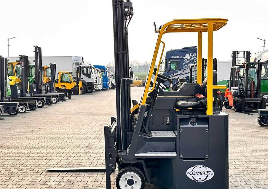 Combilift C2500CB / DUPLEX / 4100MM / DIESEL / FREE LIFT / FORK POSITIONER / SIDE SHIFT / LIKE NEW - Šakinis krautuvas su privažiavimu iš keturių pusių: foto 3 Combilift C2500CB / DUPLEX / 4100MM / DIESEL / FREE LIFT / FORK POSITIONER / SIDE SHIFT / LIKE NEW - Šakinis krautuvas su privažiavimu iš keturių pusių: foto 3