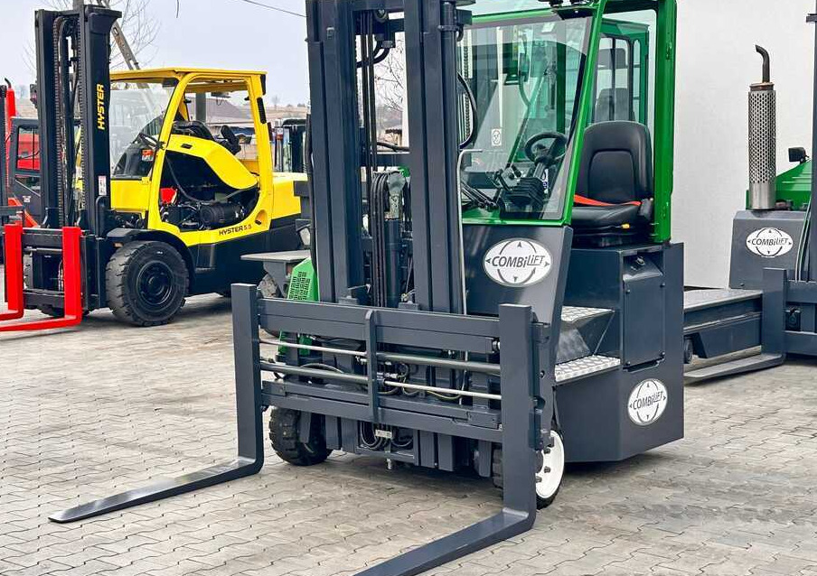 Combilift C2500CB / TRIPLEX / DIESEL / 4900MM / FREE LIFT / POSITIONER 1720MM / LIKE NEW - Šakinis krautuvas su privažiavimu iš keturių pusių: foto 2 Combilift C2500CB / TRIPLEX / DIESEL / 4900MM / FREE LIFT / POSITIONER 1720MM / LIKE NEW - Šakinis krautuvas su privažiavimu iš keturių pusių: foto 2