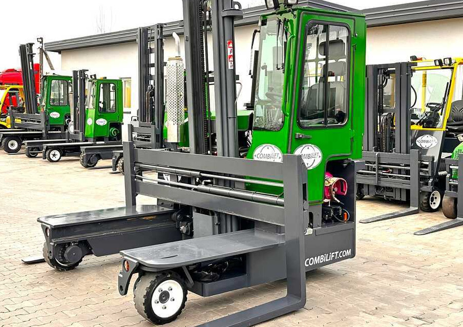 Combilift C3000 / 4100 MM / 3 TONS / PLATFORM / 1939 MTH / LPG / LIKE NEW - Šakinis krautuvas su privažiavimu iš keturių pusių: foto 1 Combilift C3000 / 4100 MM / 3 TONS / PLATFORM / 1939 MTH / LPG / LIKE NEW - Šakinis krautuvas su privažiavimu iš keturių pusių: foto 1