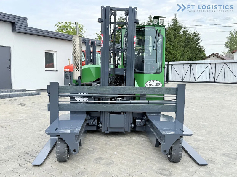 Combilift C3000 / DIESEL / DUPLEX - 4000MM / WIDE FORK POSITIONER 2700MM / FULL HEATED CABIN / ONLY 6905H / CONDITION - LIKE NEW! C3000 / - Šakinis krautuvas su privažiavimu iš keturių pusių: foto 4 Combilift C3000 / DIESEL / DUPLEX - 4000MM / WIDE FORK POSITIONER 2700MM / FULL HEATED CABIN / ONLY 6905H / CONDITION - LIKE NEW! C3000 / - Šakinis krautuvas su privažiavimu iš keturių pusių: foto 4