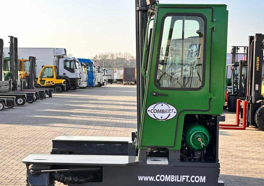 Combilift C3000 / DUPLEX / 4100MM / LPG / FREE LIFT / LIKE NEW - Šakinis krautuvas su privažiavimu iš keturių pusių: foto 2 Combilift C3000 / DUPLEX / 4100MM / LPG / FREE LIFT / LIKE NEW - Šakinis krautuvas su privažiavimu iš keturių pusių: foto 2