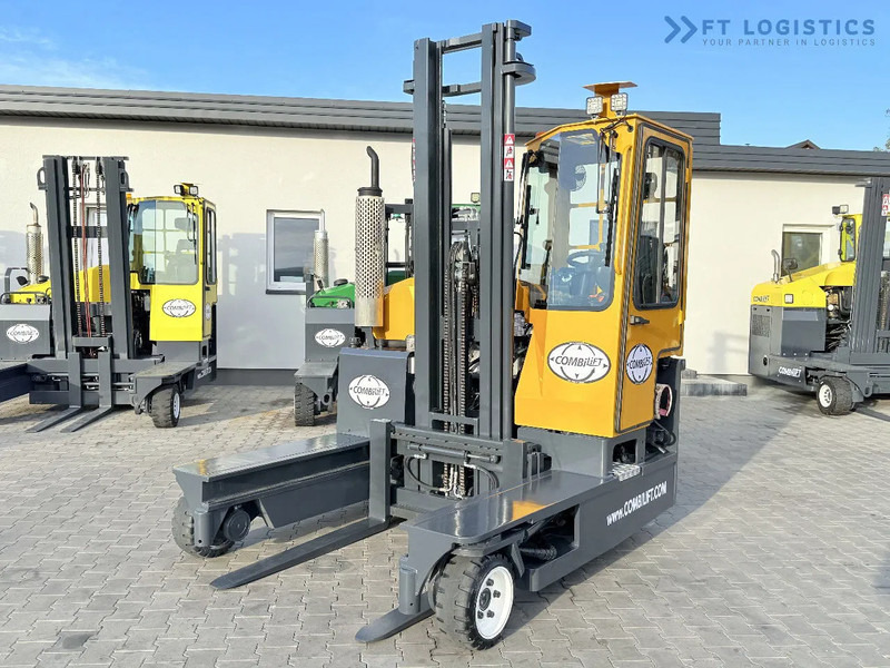 Combilift C3000 / GAS / DUPLEX 4500MM / ONLY 3096 HOURS / FORK SIDE SHIFT / FULL CABIN / EXCELLENT CONDITION / Wide range of four-way and - Šakinis krautuvas su privažiavimu iš keturių pusių: foto 4 Combilift C3000 / GAS / DUPLEX 4500MM / ONLY 3096 HOURS / FORK SIDE SHIFT / FULL CABIN / EXCELLENT CONDITION / Wide range of four-way and - Šakinis krautuvas su privažiavimu iš keturių pusių: foto 4