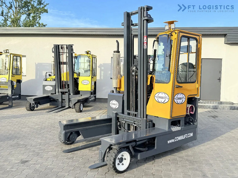 Combilift C3000 / GAS / DUPLEX 4500MM / ONLY 3096 HOURS / FORK SIDE SHIFT / FULL CABIN / EXCELLENT CONDITION / Wide range of four-way and - Šakinis krautuvas su privažiavimu iš keturių pusių: foto 1 Combilift C3000 / GAS / DUPLEX 4500MM / ONLY 3096 HOURS / FORK SIDE SHIFT / FULL CABIN / EXCELLENT CONDITION / Wide range of four-way and - Šakinis krautuvas su privažiavimu iš keturių pusių: foto 1