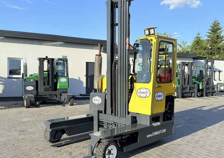 Combilift C3000 / GAS / TRIPLEX - 7600MM / FREE-LIFT / POSITIONER / A comprehensive range of four-way and side-loading forklifts. - Šakinis krautuvas su privažiavimu iš keturių pusių: foto 1 Combilift C3000 / GAS / TRIPLEX - 7600MM / FREE-LIFT / POSITIONER / A comprehensive range of four-way and side-loading forklifts. - Šakinis krautuvas su privažiavimu iš keturių pusių: foto 1