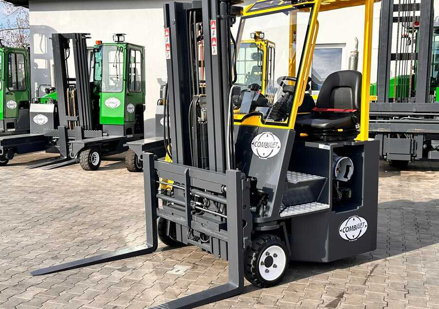 Combilift C3000CB / GAS / TRIPLEX / 4900MM / FREE LIFT / FORK POSITIONER / SIC3000CB / GAS / TRIPLEX / 4900MM / FREE LIFT / FORK POSITIONER / SIDE SHIFT / LIKE NEWDE SHIFT / LIKE NEW - Šakinis krautuvas su privažiavimu iš keturių pusių: foto 1 Combilift C3000CB / GAS / TRIPLEX / 4900MM / FREE LIFT / FORK POSITIONER / SIC3000CB / GAS / TRIPLEX / 4900MM / FREE LIFT / FORK POSITIONER / SIDE SHIFT / LIKE NEWDE SHIFT / LIKE NEW - Šakinis krautuvas su privažiavimu iš keturių pusių: foto 1