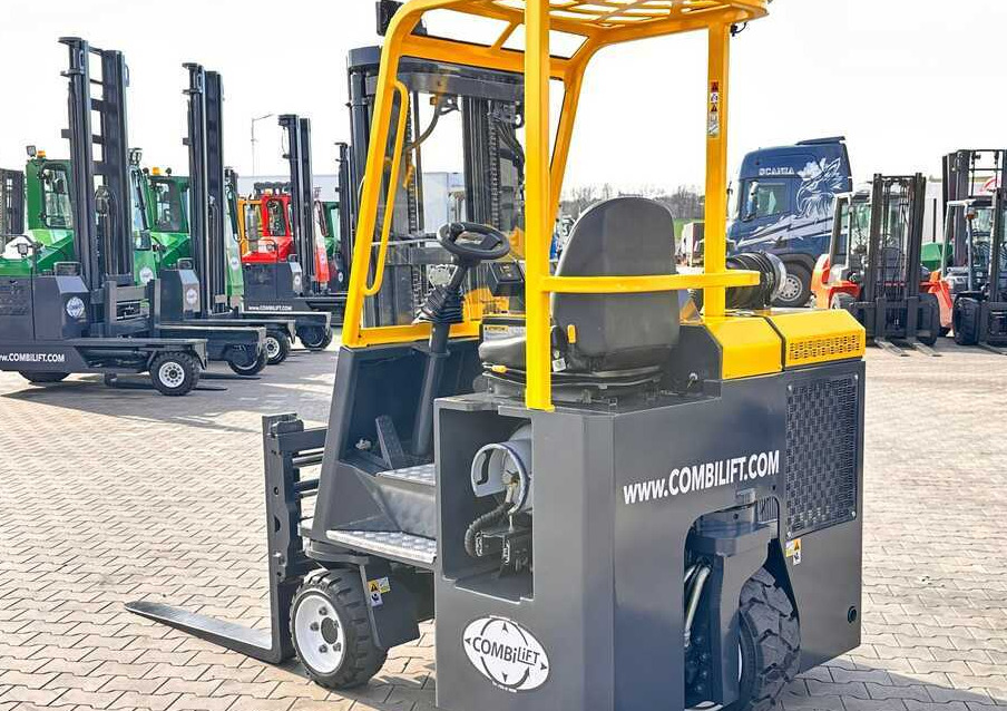 Combilift C3000CB / GAS / TRIPLEX / 4900MM / FREE LIFT / FORK POSITIONER / SIC3000CB / GAS / TRIPLEX / 4900MM / FREE LIFT / FORK POSITIONER / SIDE SHIFT / LIKE NEWDE SHIFT / LIKE NEW - Šakinis krautuvas su privažiavimu iš keturių pusių: foto 5 Combilift C3000CB / GAS / TRIPLEX / 4900MM / FREE LIFT / FORK POSITIONER / SIC3000CB / GAS / TRIPLEX / 4900MM / FREE LIFT / FORK POSITIONER / SIDE SHIFT / LIKE NEWDE SHIFT / LIKE NEW - Šakinis krautuvas su privažiavimu iš keturių pusių: foto 5