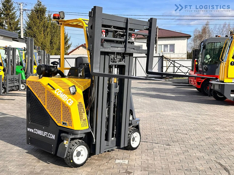 Combilift C3000CB / LPG / TRIPLEX / 4900MM / FREE LIFT / POSITIONER / LIKE NEW C3000CB / LPG / TRIPLEX / 4900MM / FREE LIFT / POSITIONER / - Šakinis krautuvas su privažiavimu iš keturių pusių: foto 1 Combilift C3000CB / LPG / TRIPLEX / 4900MM / FREE LIFT / POSITIONER / LIKE NEW C3000CB / LPG / TRIPLEX / 4900MM / FREE LIFT / POSITIONER / - Šakinis krautuvas su privažiavimu iš keturių pusių: foto 1
