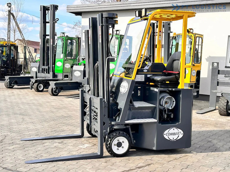 Combilift C3000CB / LPG / TRIPLEX / 4900MM / FREE LIFT / POSITIONER / LIKE NEW C3000CB / LPG / TRIPLEX / 4900MM / FREE LIFT / POSITIONER / - Šakinis krautuvas su privažiavimu iš keturių pusių: foto 3 Combilift C3000CB / LPG / TRIPLEX / 4900MM / FREE LIFT / POSITIONER / LIKE NEW C3000CB / LPG / TRIPLEX / 4900MM / FREE LIFT / POSITIONER / - Šakinis krautuvas su privažiavimu iš keturių pusių: foto 3