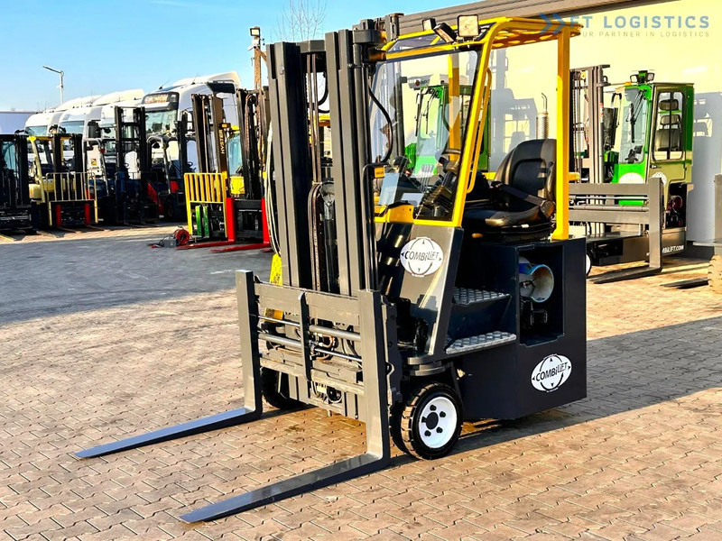 Combilift C3000CB / LPG / TRIPLEX - 4900MM / LPG / FREE LIFT / FORK POSITIONER C3000CB / LPG / TRIPLEX - 4900MM / LPG / FREE LIFT / FORK P - Šakinis krautuvas su privažiavimu iš keturių pusių: foto 1 Combilift C3000CB / LPG / TRIPLEX - 4900MM / LPG / FREE LIFT / FORK POSITIONER C3000CB / LPG / TRIPLEX - 4900MM / LPG / FREE LIFT / FORK P - Šakinis krautuvas su privažiavimu iš keturių pusių: foto 1