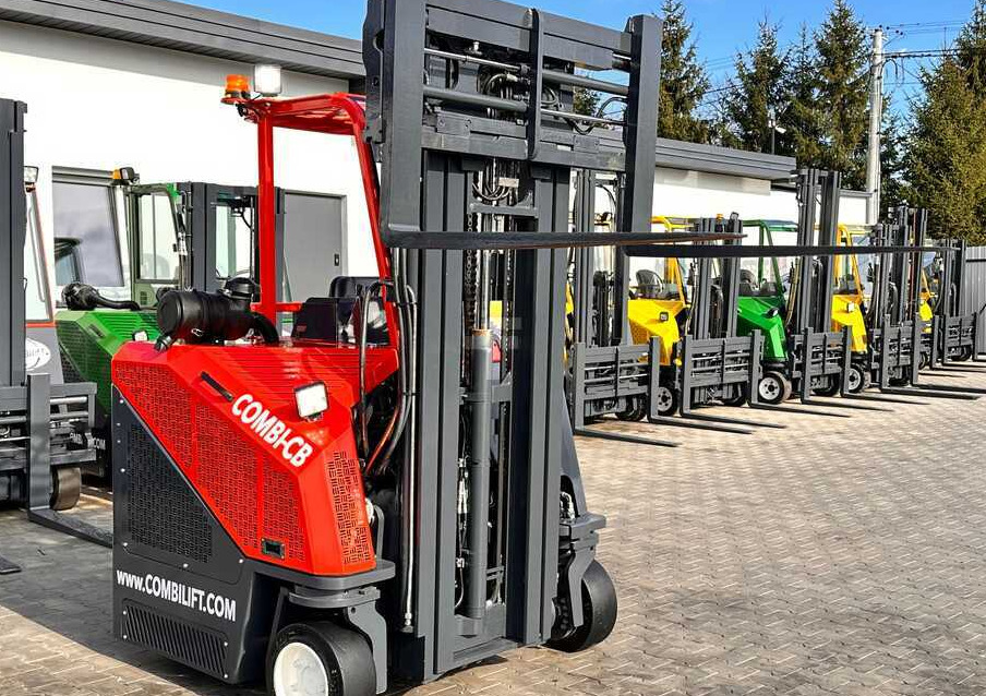 Combilift C3000CB / LPG / TRIPLEX / 5500MM / FREE LIFT / SIDE SHIFT + FORK POSITIONER / LIKE NEW - Šakinis krautuvas su privažiavimu iš keturių pusių: foto 3 Combilift C3000CB / LPG / TRIPLEX / 5500MM / FREE LIFT / SIDE SHIFT + FORK POSITIONER / LIKE NEW - Šakinis krautuvas su privažiavimu iš keturių pusių: foto 3
