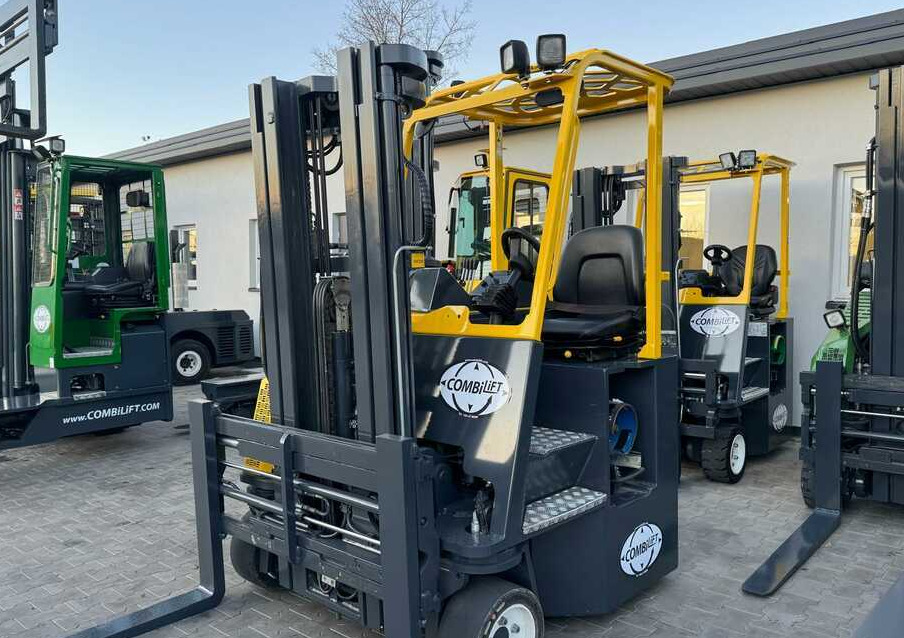 Combilift C3000CB-Triplex 4900mm -2015 year - Šakinis krautuvas su privažiavimu iš keturių pusių: foto 2 Combilift C3000CB-Triplex 4900mm -2015 year - Šakinis krautuvas su privažiavimu iš keturių pusių: foto 2