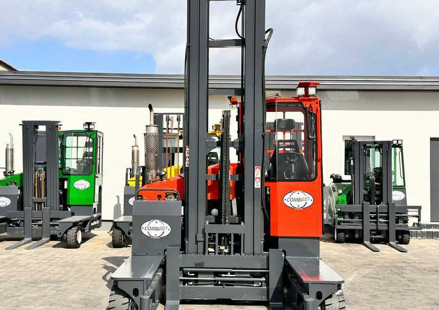 Combilift C4000 / DIESEL / TRIPLEX / 8400MM / FREE LIFT / SIDESHIFT / LIKE NEW - Šakinis krautuvas su privažiavimu iš keturių pusių: foto 5 Combilift C4000 / DIESEL / TRIPLEX / 8400MM / FREE LIFT / SIDESHIFT / LIKE NEW - Šakinis krautuvas su privažiavimu iš keturių pusių: foto 5