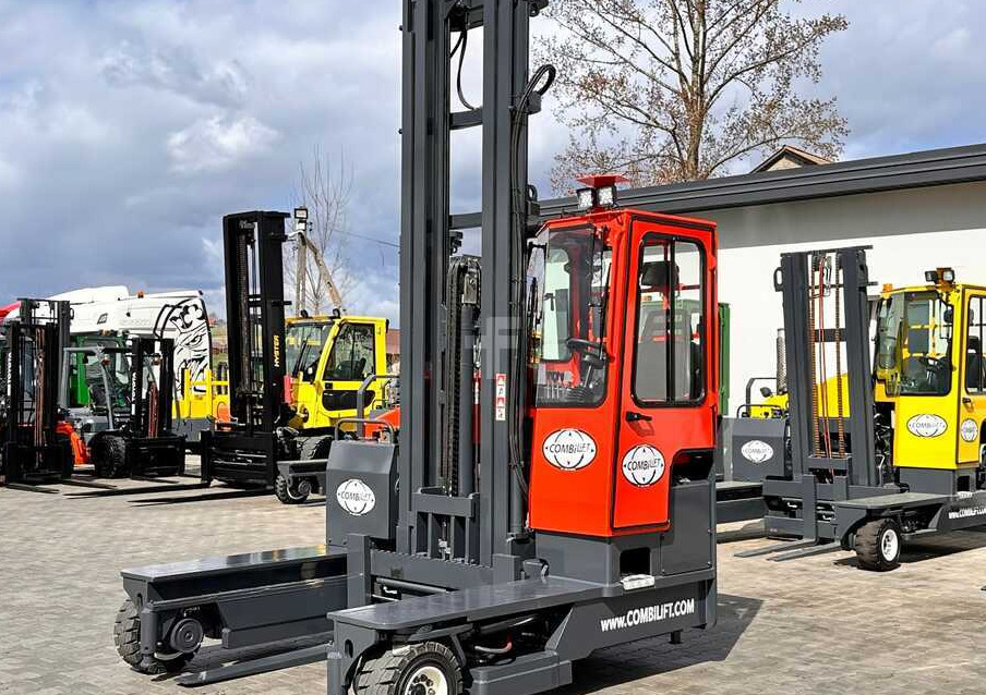 Combilift C4000 / DIESEL / TRIPLEX / 8400MM / FREE LIFT / SIDESHIFT / LIKE NEW - Šakinis krautuvas su privažiavimu iš keturių pusių: foto 1 Combilift C4000 / DIESEL / TRIPLEX / 8400MM / FREE LIFT / SIDESHIFT / LIKE NEW - Šakinis krautuvas su privažiavimu iš keturių pusių: foto 1