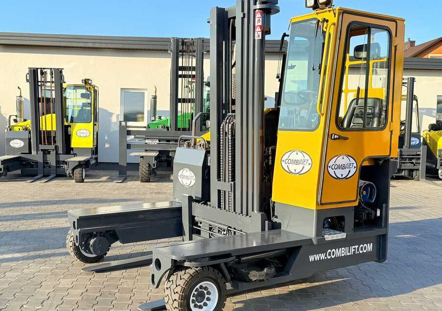 Combilift C4000 / GAS / TRIPLEX – 5600MM / FREE LIFT / FORK SIDESHIFT / LIKE NEW - Šakinis krautuvas su privažiavimu iš keturių pusių: foto 1 Combilift C4000 / GAS / TRIPLEX – 5600MM / FREE LIFT / FORK SIDESHIFT / LIKE NEW - Šakinis krautuvas su privažiavimu iš keturių pusių: foto 1