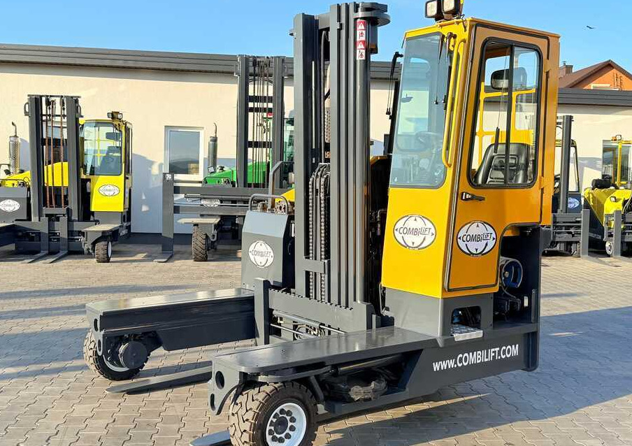 Combilift C4000 / GAS / TRIPLEX – 5600MM / FREE LIFT / FORK SIDESHIFT / LIKE NEW - Šakinis krautuvas su privažiavimu iš keturių pusių: foto 2 Combilift C4000 / GAS / TRIPLEX – 5600MM / FREE LIFT / FORK SIDESHIFT / LIKE NEW - Šakinis krautuvas su privažiavimu iš keturių pusių: foto 2