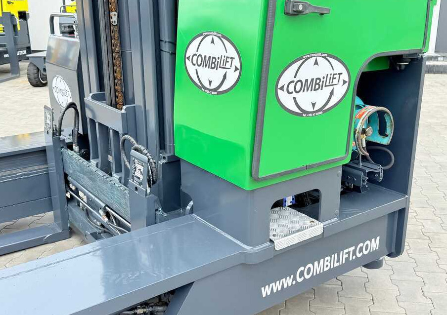 Combilift C4000 / GAS / TRIPLEX - 9300MM / FREE-LIFT / POSITIONER / LIKE NEW - Šakinis krautuvas su privažiavimu iš keturių pusių: foto 3 Combilift C4000 / GAS / TRIPLEX - 9300MM / FREE-LIFT / POSITIONER / LIKE NEW - Šakinis krautuvas su privažiavimu iš keturių pusių: foto 3