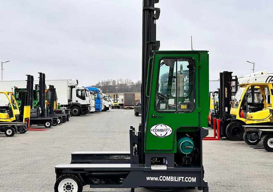 Combilift C4000 / LPG / DUPLEX / LIFTING HEIGHT 550CM / FREE LIFT / LIKE NEW - Šakinis krautuvas su privažiavimu iš keturių pusių: foto 2 Combilift C4000 / LPG / DUPLEX / LIFTING HEIGHT 550CM / FREE LIFT / LIKE NEW - Šakinis krautuvas su privažiavimu iš keturių pusių: foto 2