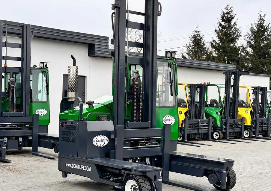 Combilift C4000 / LPG / DUPLEX / LIFTING HEIGHT 550CM / FREE LIFT / LIKE NEW - Šakinis krautuvas su privažiavimu iš keturių pusių: foto 4 Combilift C4000 / LPG / DUPLEX / LIFTING HEIGHT 550CM / FREE LIFT / LIKE NEW - Šakinis krautuvas su privažiavimu iš keturių pusių: foto 4