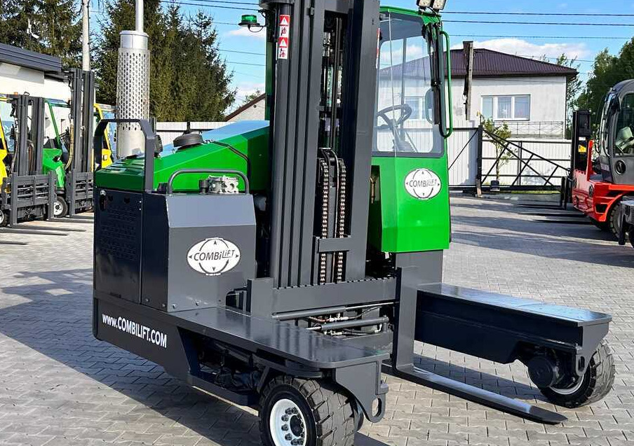 Combilift C4000 / TRIPLEX / 4900MM / GAS / FREE LIFT / FORK SIDE SHIFT / LIKE NEW - Šakinis krautuvas su privažiavimu iš keturių pusių: foto 4 Combilift C4000 / TRIPLEX / 4900MM / GAS / FREE LIFT / FORK SIDE SHIFT / LIKE NEW - Šakinis krautuvas su privažiavimu iš keturių pusių: foto 4