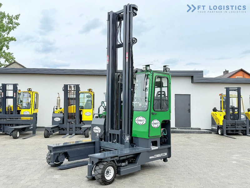 Combilift C4000 / TRIPLEX / 9300MM / FREE LIFT / POSITIONER / GAS / CABIN C4000 / TRIPLEX / 9300MM / FREE LIFT / POSITIONER / GAS / CABIN - Šakinis krautuvas su privažiavimu iš keturių pusių: foto 2 Combilift C4000 / TRIPLEX / 9300MM / FREE LIFT / POSITIONER / GAS / CABIN C4000 / TRIPLEX / 9300MM / FREE LIFT / POSITIONER / GAS / CABIN - Šakinis krautuvas su privažiavimu iš keturių pusių: foto 2