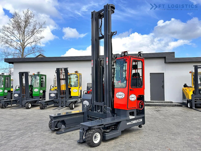 Combilift C4000 / TRIPLEX / 9300MM / FREE LIFT / POSITIONER / LPG / CABIN C4000 / TRIPLEX / 9300MM / FREE LIFT / POSITIONER / LPG / CABIN - Šakinis krautuvas su privažiavimu iš keturių pusių: foto 2 Combilift C4000 / TRIPLEX / 9300MM / FREE LIFT / POSITIONER / LPG / CABIN C4000 / TRIPLEX / 9300MM / FREE LIFT / POSITIONER / LPG / CABIN - Šakinis krautuvas su privažiavimu iš keturių pusių: foto 2