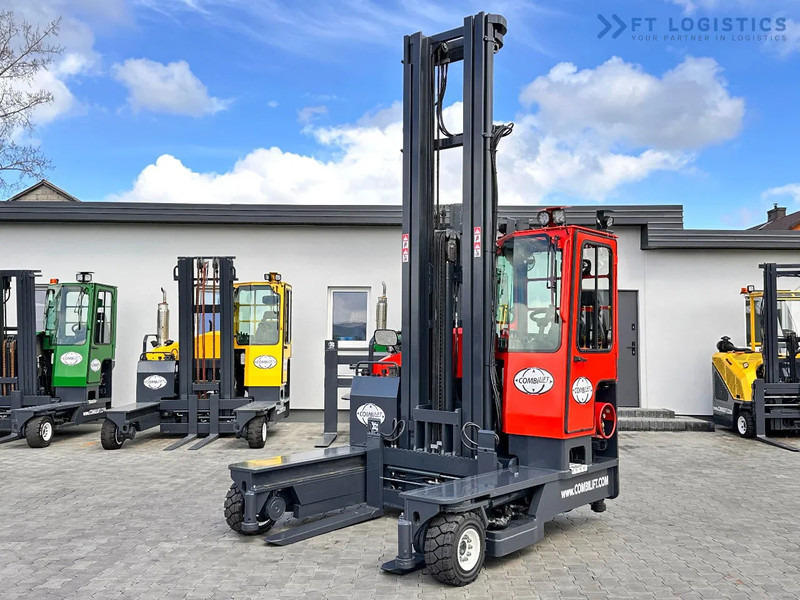 Combilift C4000 / TRIPLEX / 9300MM / FREE LIFT / POSITIONER / LPG / CABIN C4000 / TRIPLEX / 9300MM / FREE LIFT / POSITIONER / LPG / CABIN - Šakinis krautuvas su privažiavimu iš keturių pusių: foto 5 Combilift C4000 / TRIPLEX / 9300MM / FREE LIFT / POSITIONER / LPG / CABIN C4000 / TRIPLEX / 9300MM / FREE LIFT / POSITIONER / LPG / CABIN - Šakinis krautuvas su privažiavimu iš keturių pusių: foto 5