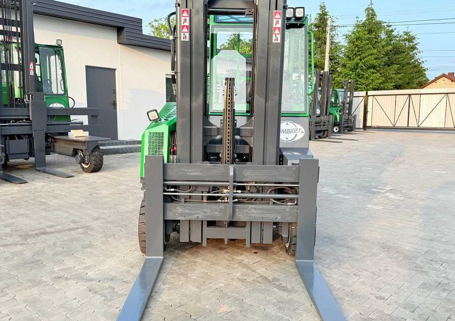 Combilift C4000CB / TRIPLEX - 5200MM / LPG / FREE LIFT / FORK POSITIONER / FORK SIDESHIFT / HEIGHT 2450MM / LIKE NEW - Šakinis krautuvas su privažiavimu iš keturių pusių: foto 3 Combilift C4000CB / TRIPLEX - 5200MM / LPG / FREE LIFT / FORK POSITIONER / FORK SIDESHIFT / HEIGHT 2450MM / LIKE NEW - Šakinis krautuvas su privažiavimu iš keturių pusių: foto 3