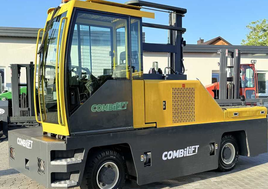 Combilift C5000FSL / DIESEL / DUPLEX - 4000MM / FREE-LIFT / CABIN / A wide range of four-way and side loaders, tailored to diverse needs and applications. - Šoninis krautuvas: foto 2 Combilift C5000FSL / DIESEL / DUPLEX - 4000MM / FREE-LIFT / CABIN / A wide range of four-way and side loaders, tailored to diverse needs and applications. - Šoninis krautuvas: foto 2