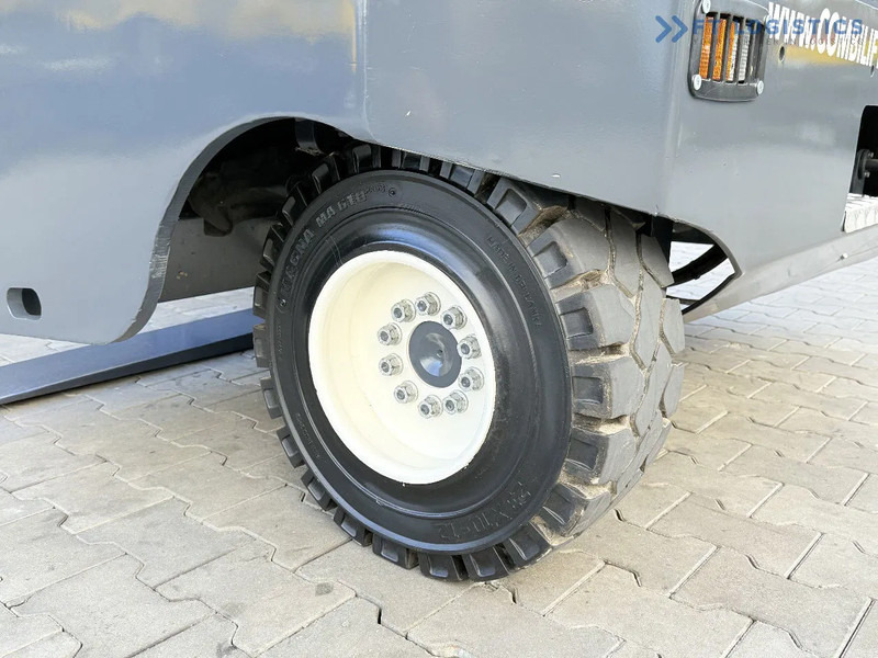 Combilift C5000SR / DIESEL / TRIPLEX MAST – 6100 MM / FORK POSITIONER / FULL CABIN C5000SR / DIESEL / TRIPLEX MAST – 6100 MM / FORK POSITI - Šakinis krautuvas su privažiavimu iš keturių pusių: foto 4 Combilift C5000SR / DIESEL / TRIPLEX MAST – 6100 MM / FORK POSITIONER / FULL CABIN C5000SR / DIESEL / TRIPLEX MAST – 6100 MM / FORK POSITI - Šakinis krautuvas su privažiavimu iš keturių pusių: foto 4