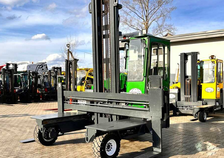 Combilift C5000XL / LPG / AIR CONDITIONING / WIDE POSITIONER / DUPLEX MAST / ADJUSTABLE FORKS / NEW TIRES / EXCELLENT CONDITION! - Šakinis krautuvas su privažiavimu iš keturių pusių: foto 1 Combilift C5000XL / LPG / AIR CONDITIONING / WIDE POSITIONER / DUPLEX MAST / ADJUSTABLE FORKS / NEW TIRES / EXCELLENT CONDITION! - Šakinis krautuvas su privažiavimu iš keturių pusių: foto 1