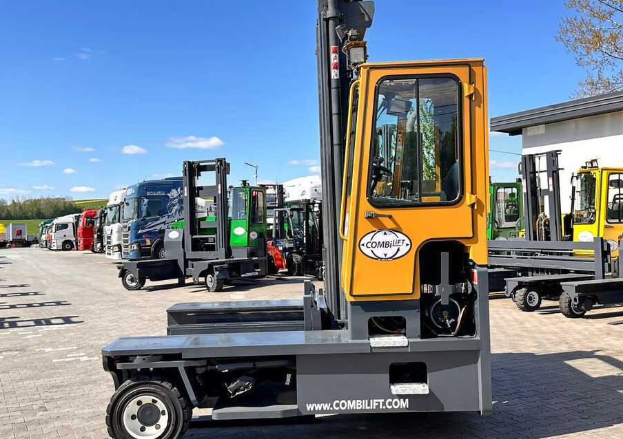 Combilift C9000 / GAS / DUPLEX / 4700MM / FREE LIFT / POSITIONER / FORK SIDE SHIFT / EXCELLENT CONDITION - Šakinis krautuvas su privažiavimu iš keturių pusių: foto 2 Combilift C9000 / GAS / DUPLEX / 4700MM / FREE LIFT / POSITIONER / FORK SIDE SHIFT / EXCELLENT CONDITION - Šakinis krautuvas su privažiavimu iš keturių pusių: foto 2