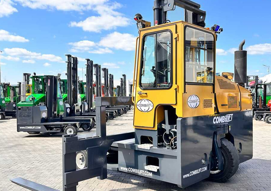 Combilift C9000 / GAS / DUPLEX / 4700MM / FREE LIFT / POSITIONER / FORK SIDE SHIFT / EXCELLENT CONDITION - Šakinis krautuvas su privažiavimu iš keturių pusių: foto 5 Combilift C9000 / GAS / DUPLEX / 4700MM / FREE LIFT / POSITIONER / FORK SIDE SHIFT / EXCELLENT CONDITION - Šakinis krautuvas su privažiavimu iš keturių pusių: foto 5