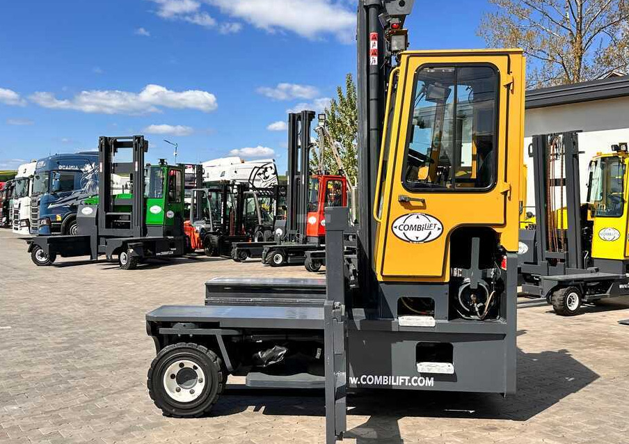 Combilift C9000 / GAS / DUPLEX / 4700MM / FREE LIFT / POSITIONER / FORK SIDE SHIFT / EXCELLENT CONDITION - Šakinis krautuvas su privažiavimu iš keturių pusių: foto 4 Combilift C9000 / GAS / DUPLEX / 4700MM / FREE LIFT / POSITIONER / FORK SIDE SHIFT / EXCELLENT CONDITION - Šakinis krautuvas su privažiavimu iš keturių pusių: foto 4