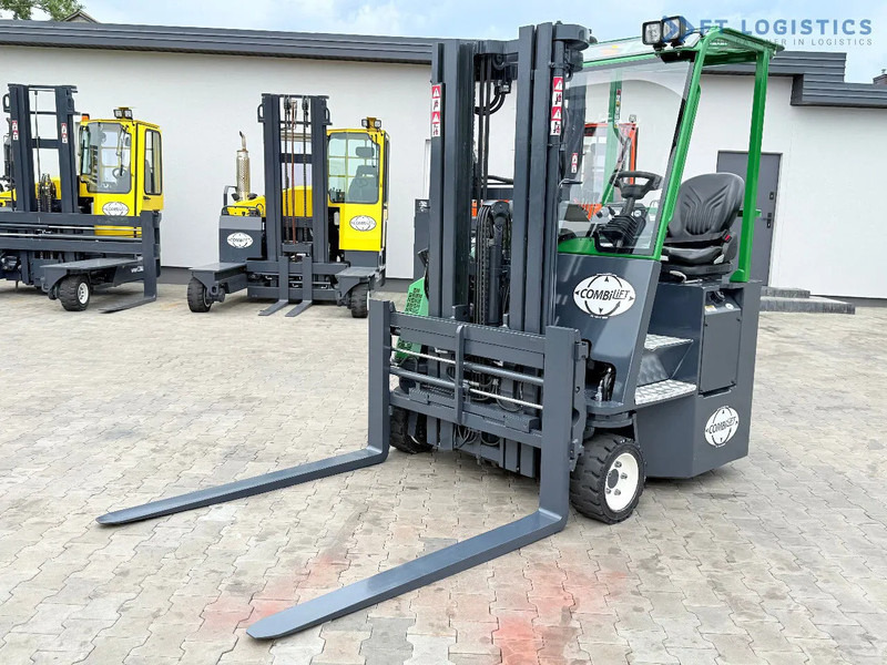 Combilift CB3000 / DIESEL / TRIPLEX 4900MM / FULL FREE LIFT / SIDE SHIFT / FORK POSITIONER / 1500MM FORKS / LIKE NEW CB3000 / DIESEL / TRI - Šakinis krautuvas su privažiavimu iš keturių pusių: foto 3 Combilift CB3000 / DIESEL / TRIPLEX 4900MM / FULL FREE LIFT / SIDE SHIFT / FORK POSITIONER / 1500MM FORKS / LIKE NEW CB3000 / DIESEL / TRI - Šakinis krautuvas su privažiavimu iš keturių pusių: foto 3