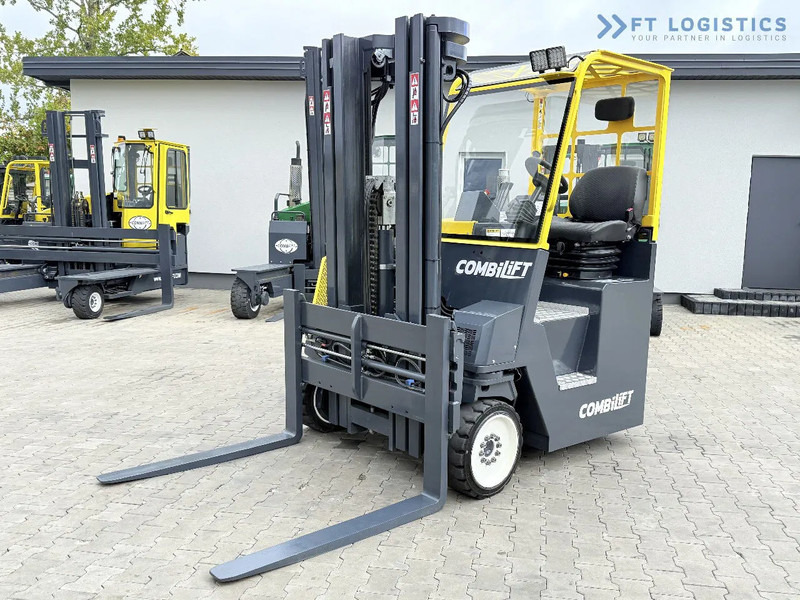 Combilift CB4000 / GAS / TRIPLEX 5200MM / FREE LIFT / FORK POSITIONER / SIDE SHIFT / EXCELLENT CONDITION / Wide range of four-way and side - Šakinis krautuvas su privažiavimu iš keturių pusių: foto 4 Combilift CB4000 / GAS / TRIPLEX 5200MM / FREE LIFT / FORK POSITIONER / SIDE SHIFT / EXCELLENT CONDITION / Wide range of four-way and side - Šakinis krautuvas su privažiavimu iš keturių pusių: foto 4