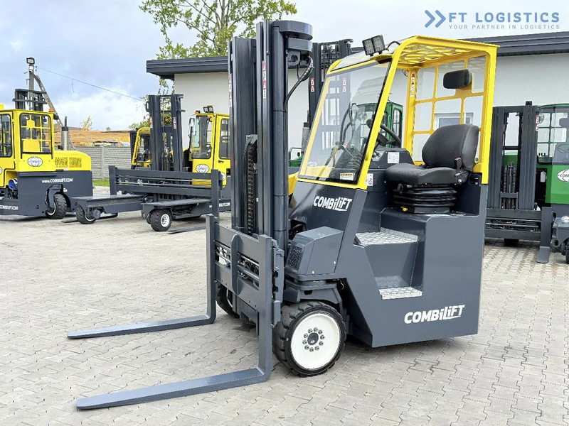 Combilift CB4000 / GAS / TRIPLEX 5200MM / FREE LIFT / FORK POSITIONER / SIDE SHIFT / EXCELLENT CONDITION / Wide range of four-way and side - Šakinis krautuvas su privažiavimu iš keturių pusių: foto 3 Combilift CB4000 / GAS / TRIPLEX 5200MM / FREE LIFT / FORK POSITIONER / SIDE SHIFT / EXCELLENT CONDITION / Wide range of four-way and side - Šakinis krautuvas su privažiavimu iš keturių pusių: foto 3