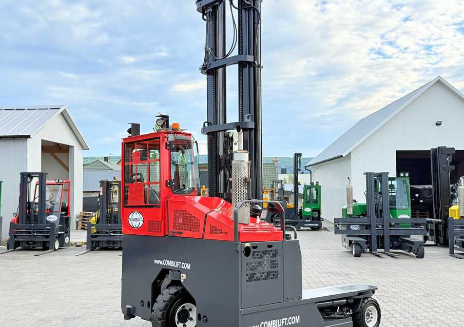 Combilift COMBILIFT C4000 – TRIPLEX 9300 mm – Year 2017 – GAS – FREE LIFT – FORK SIDE SHIFT – CONDITION 5/5 - Šakinis krautuvas su privažiavimu iš keturių pusių: foto 4 Combilift COMBILIFT C4000 – TRIPLEX 9300 mm – Year 2017 – GAS – FREE LIFT – FORK SIDE SHIFT – CONDITION 5/5 - Šakinis krautuvas su privažiavimu iš keturių pusių: foto 4
