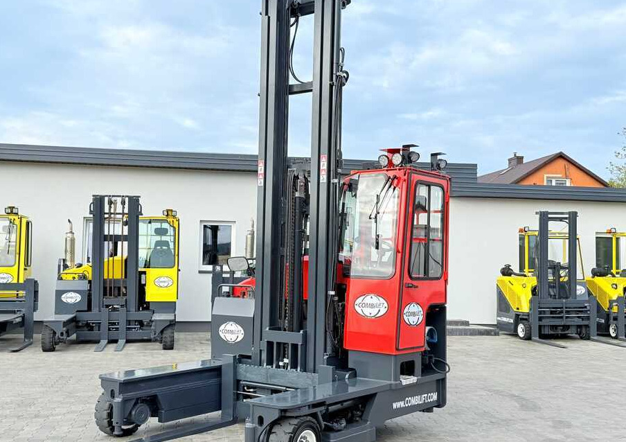 Combilift COMBILIFT C4000 – TRIPLEX 9300 mm – Year 2017 – GAS – FREE LIFT – FORK SIDE SHIFT – CONDITION 5/5 - Šakinis krautuvas su privažiavimu iš keturių pusių: foto 1 Combilift COMBILIFT C4000 – TRIPLEX 9300 mm – Year 2017 – GAS – FREE LIFT – FORK SIDE SHIFT – CONDITION 5/5 - Šakinis krautuvas su privažiavimu iš keturių pusių: foto 1