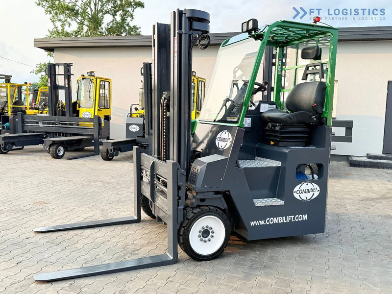 Combilift COMBILIFT C4000CB – TRIPLEX 5200mm – Year 2017 – LPG – FREE LIFT – SIDESHIFT – FORK POSITIONER – CONDITION 5/5 COMBILIFT C4000CB - Šakinis krautuvas su privažiavimu iš keturių pusių: foto 2 Combilift COMBILIFT C4000CB – TRIPLEX 5200mm – Year 2017 – LPG – FREE LIFT – SIDESHIFT – FORK POSITIONER – CONDITION 5/5 COMBILIFT C4000CB - Šakinis krautuvas su privažiavimu iš keturių pusių: foto 2