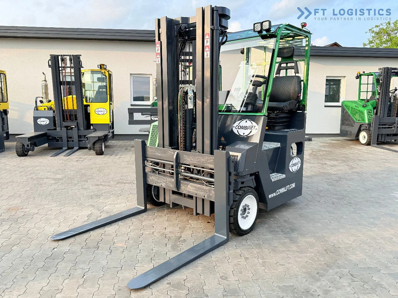 Combilift COMBILIFT C4000CB – TRIPLEX 5200mm – Year 2017 – LPG – FREE LIFT – SIDESHIFT – FORK POSITIONER – CONDITION 5/5 COMBILIFT C4000CB - Šakinis krautuvas su privažiavimu iš keturių pusių: foto 1 Combilift COMBILIFT C4000CB – TRIPLEX 5200mm – Year 2017 – LPG – FREE LIFT – SIDESHIFT – FORK POSITIONER – CONDITION 5/5 COMBILIFT C4000CB - Šakinis krautuvas su privažiavimu iš keturių pusių: foto 1